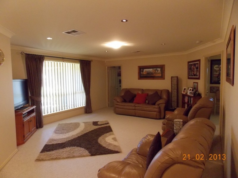 66 Blue Ridge Drive, Bathurst NSW 2795