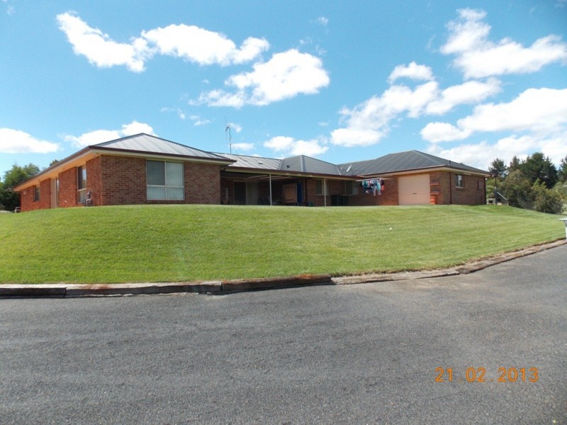66 Blue Ridge Drive, Bathurst NSW 2795