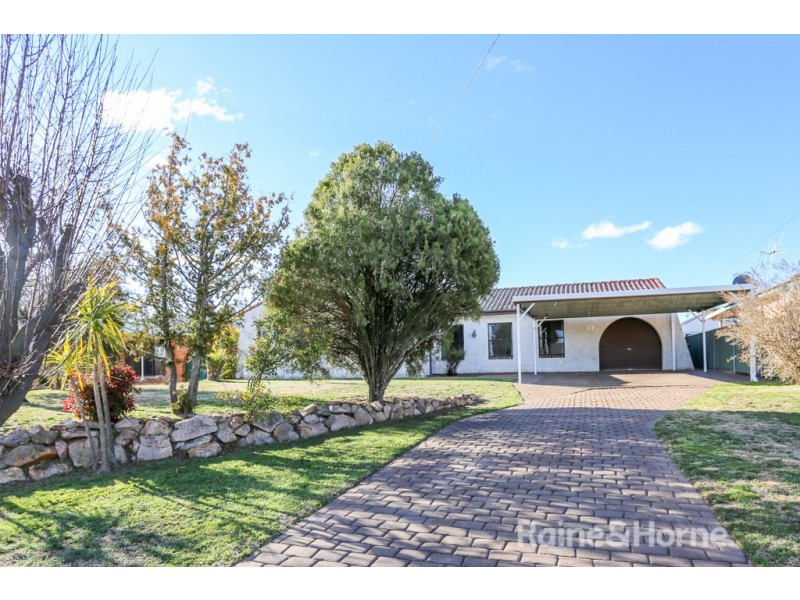 12 Logan Street, Eglinton NSW 2795