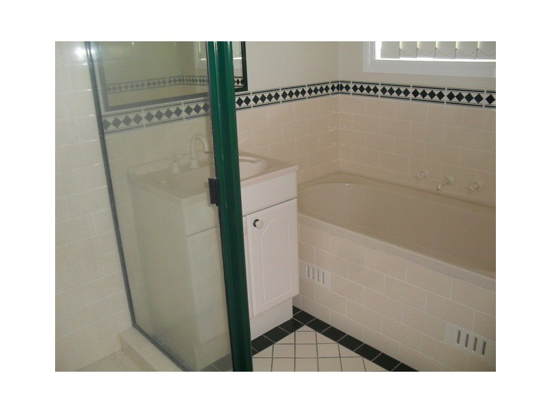 2 Dougan Close, Bathurst NSW 2795