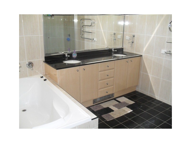 186 Durham St, Bathurst NSW 2795