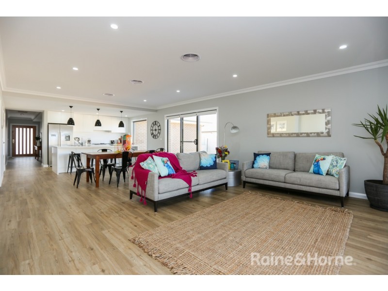 8 Kemp Street, Eglinton NSW 2795