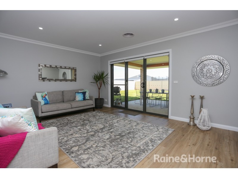 8 Kemp Street, Eglinton NSW 2795
