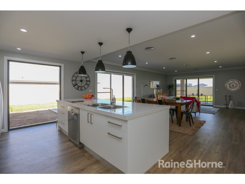 8 Kemp Street, Eglinton NSW 2795