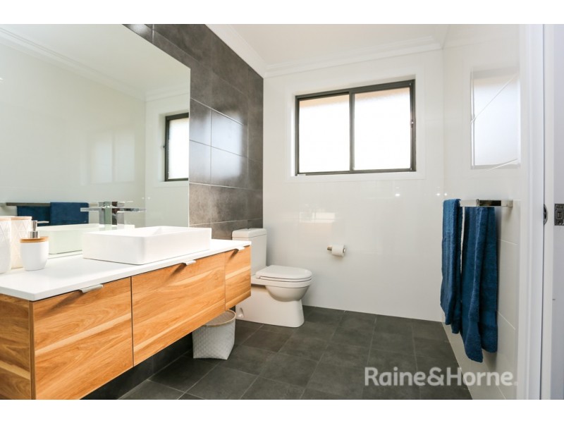 8 Kemp Street, Eglinton NSW 2795