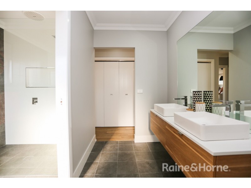 8 Kemp Street, Eglinton NSW 2795