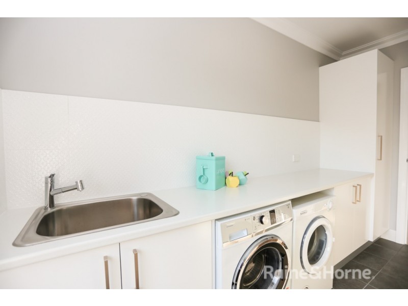 8 Kemp Street, Eglinton NSW 2795