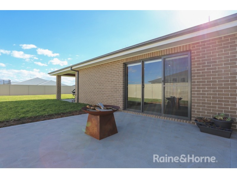 8 Kemp Street, Eglinton NSW 2795