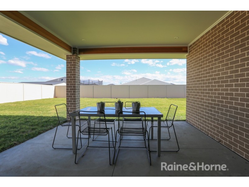 8 Kemp Street, Eglinton NSW 2795