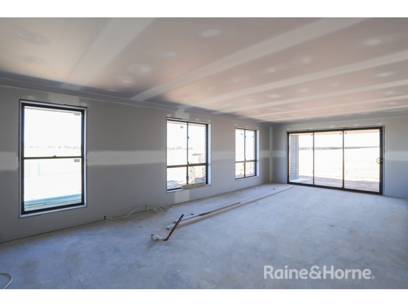 14 Kemp Street, Eglinton NSW 2795