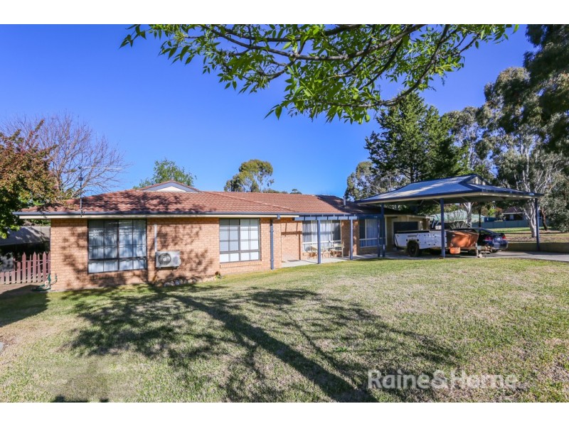 24 Scotford Place, Bathurst NSW 2795
