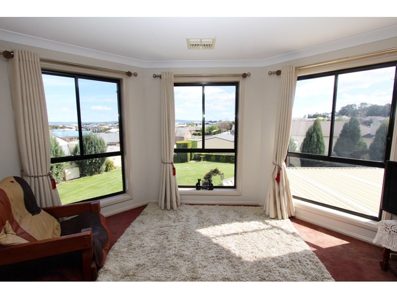 1 Lister Crescent, Kelso NSW 2795