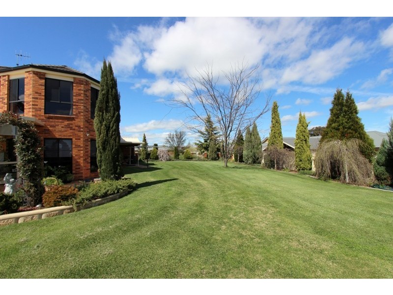 1 Lister Crescent, Kelso NSW 2795
