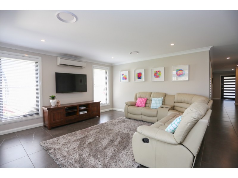 12 Coates Drive, Kelso NSW 2795