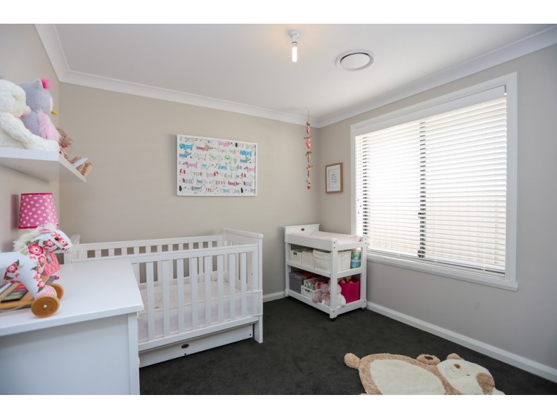 12 Coates Drive, Kelso NSW 2795