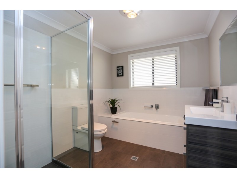 12 Coates Drive, Kelso NSW 2795