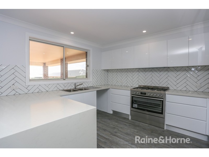 5 Barr Street, Windradyne NSW 2795