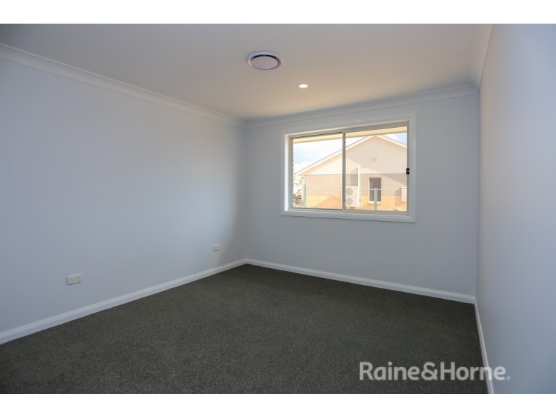 5 Barr Street, Windradyne NSW 2795