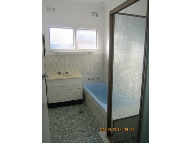 12 West St, Bathurst NSW 2795