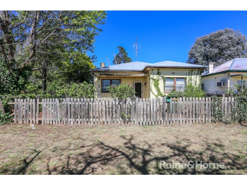 82 Stanley Street, Bathurst NSW 2795