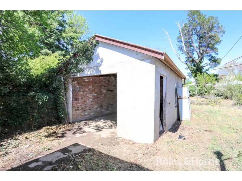 82 Stanley Street, Bathurst NSW 2795
