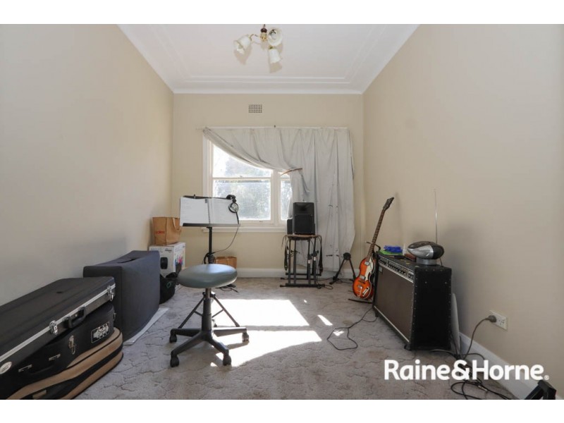 99 Rocket Street, Bathurst NSW 2795