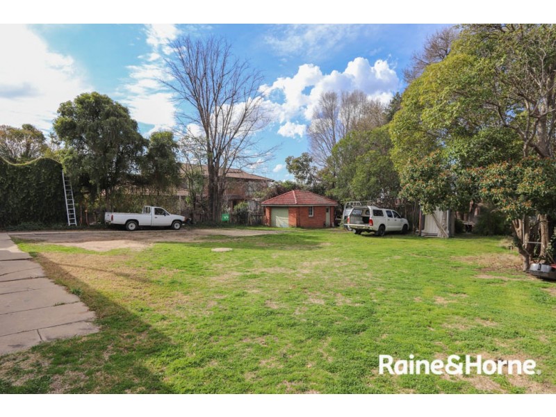 99 Rocket Street, Bathurst NSW 2795