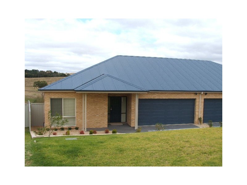 2/49 Lavelle, Bathurst NSW 2795