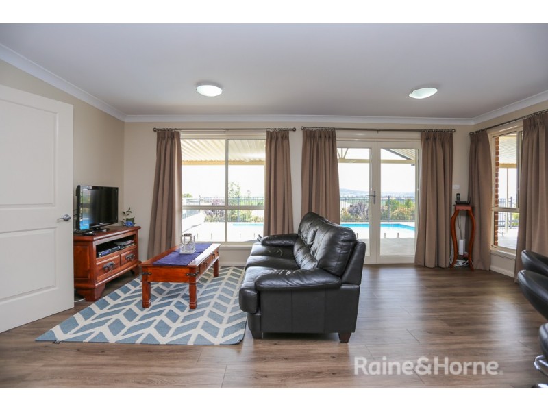 147 Blue Ridge Drive, White Rock NSW 2795