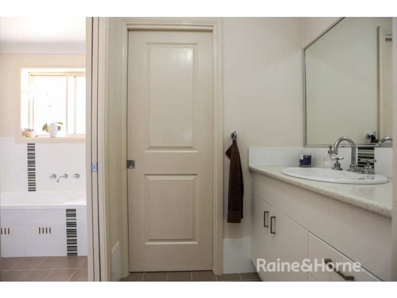 147 Blue Ridge Drive, White Rock NSW 2795