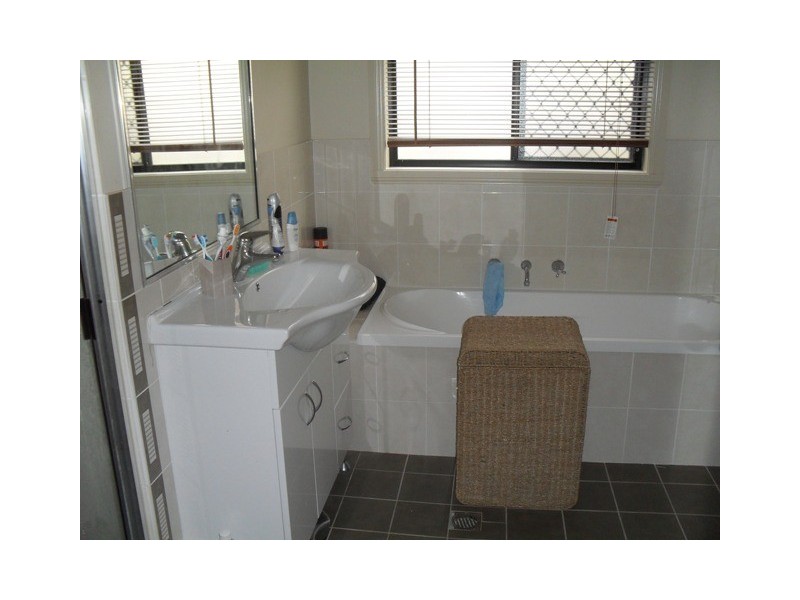 11 Sundown Dr, Kelso NSW 2795