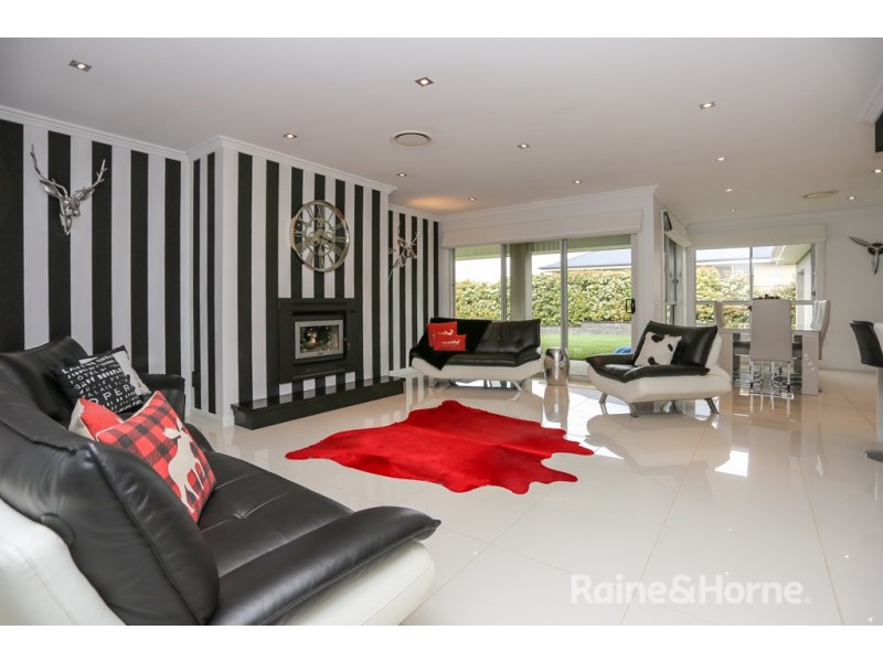 6 Joubert Drive, Llanarth NSW 2795