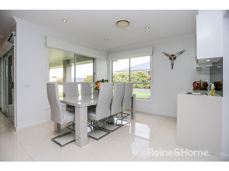 6 Joubert Drive, Llanarth NSW 2795