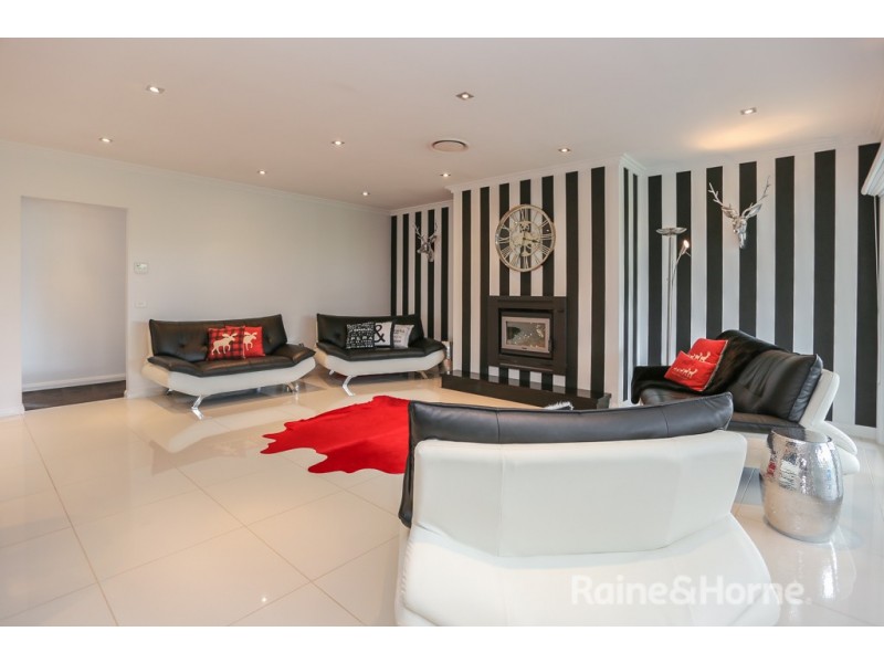 6 Joubert Drive, Llanarth NSW 2795