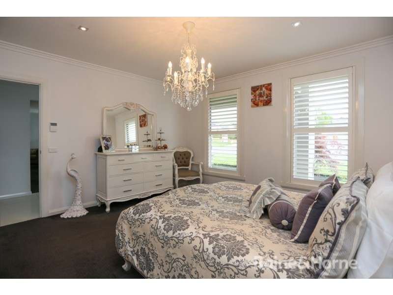 6 Joubert Drive, Llanarth NSW 2795