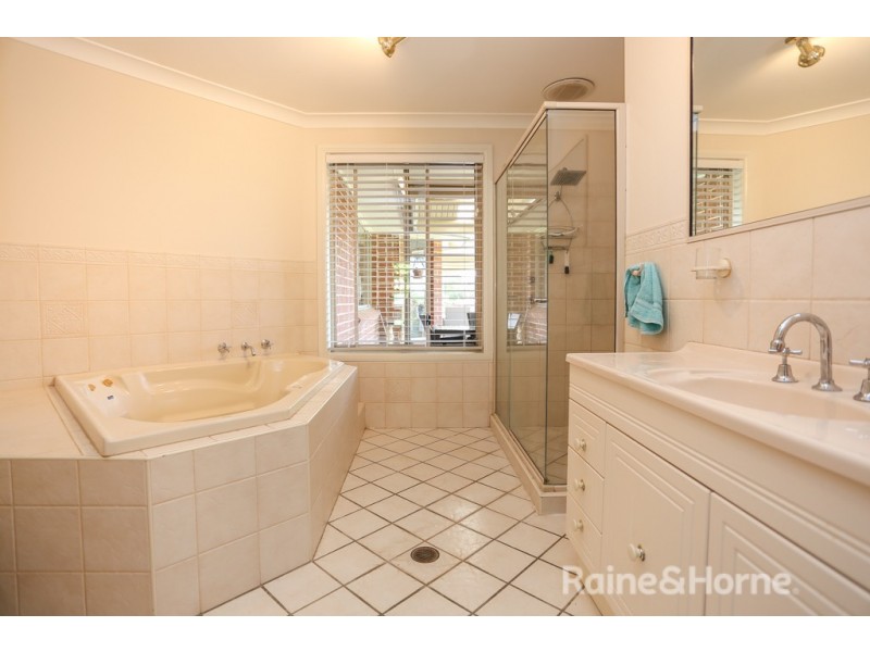 11 Maple Close, Kelso NSW 2795