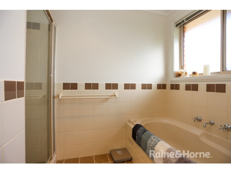 11 Maple Close, Kelso NSW 2795