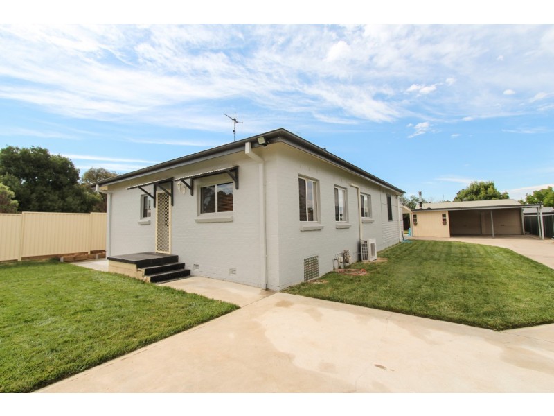 9 WELLINGTON STREET, Eglinton NSW 2795