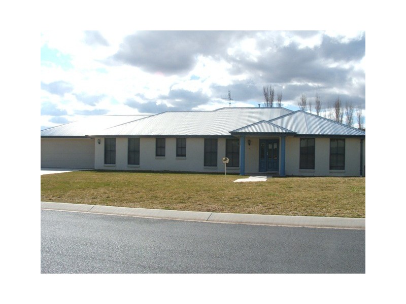 4 Birch Cl, Kelso NSW 2795