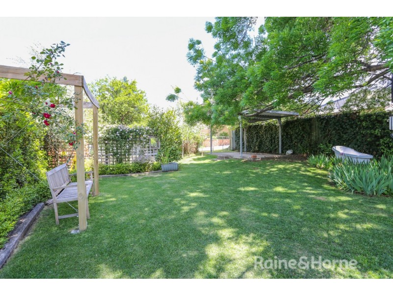 226 Lambert Street, Bathurst NSW 2795