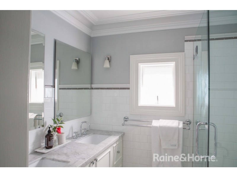 208-210 HOPE STREET, Bathurst NSW 2795