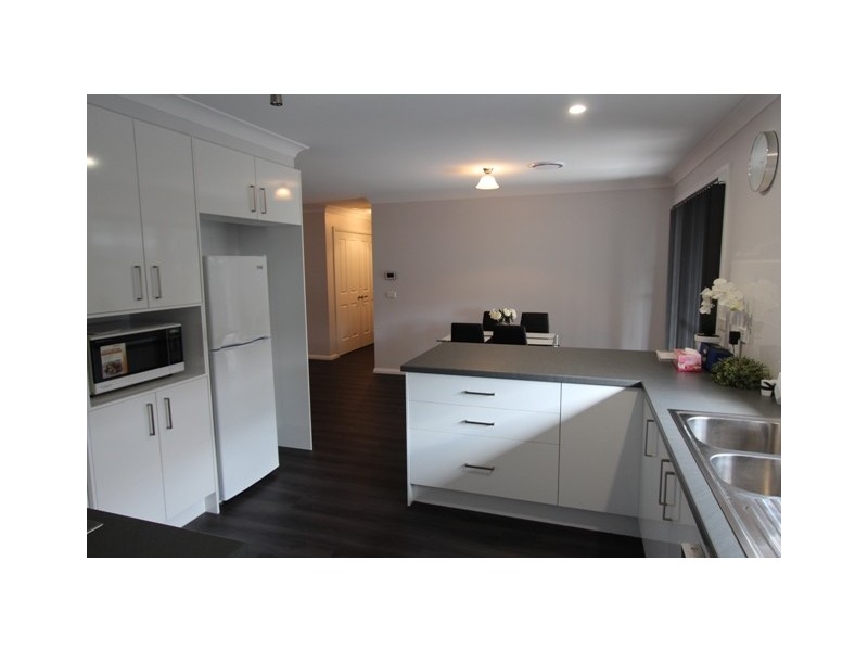 15 Grimes Street, Bathurst NSW 2795