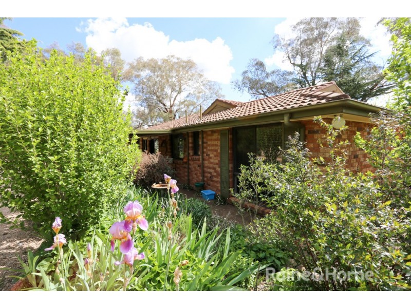 4 Strathmore Drive, Forest Grove NSW 2795
