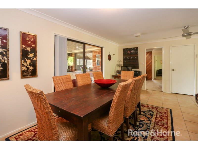 4 Strathmore Drive, Forest Grove NSW 2795