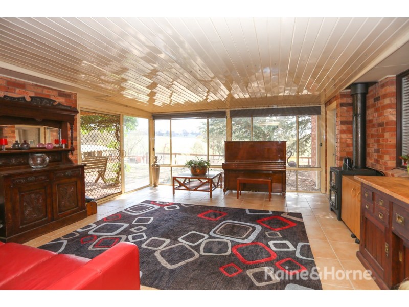 4 Strathmore Drive, Forest Grove NSW 2795