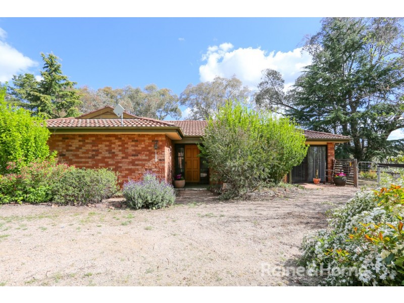 4 Strathmore Drive, Forest Grove NSW 2795