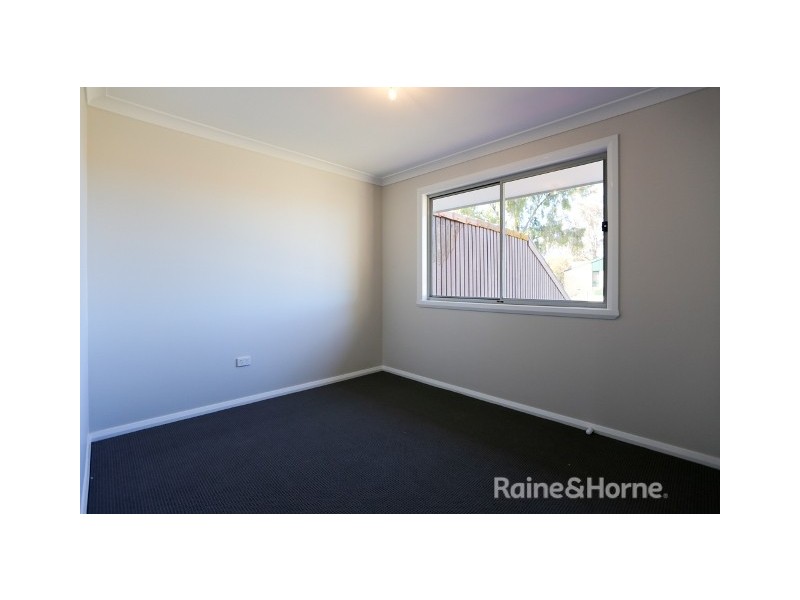10 Rivett Place, Bathurst NSW 2795