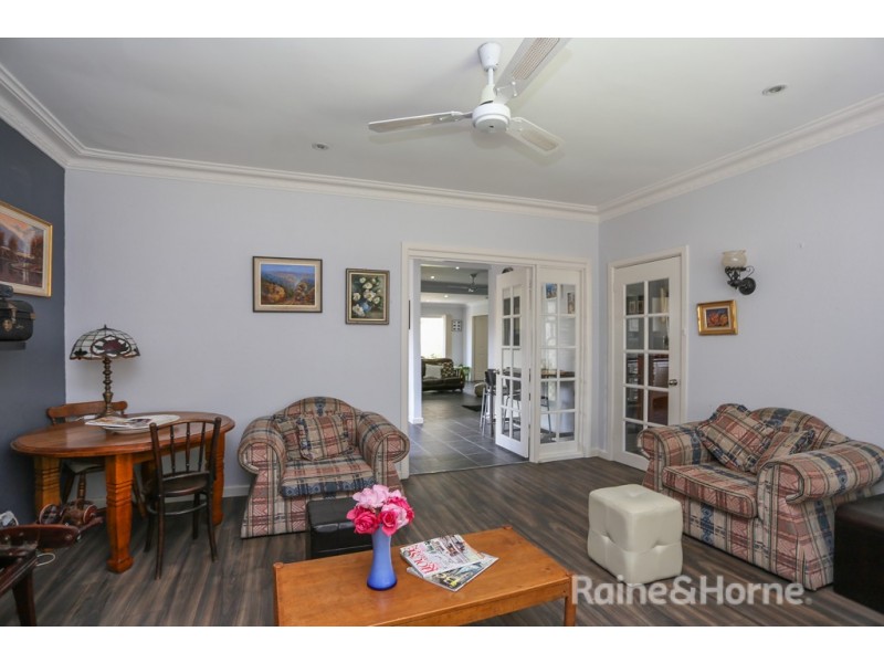 10 Torch Street, South Bathurst NSW 2795