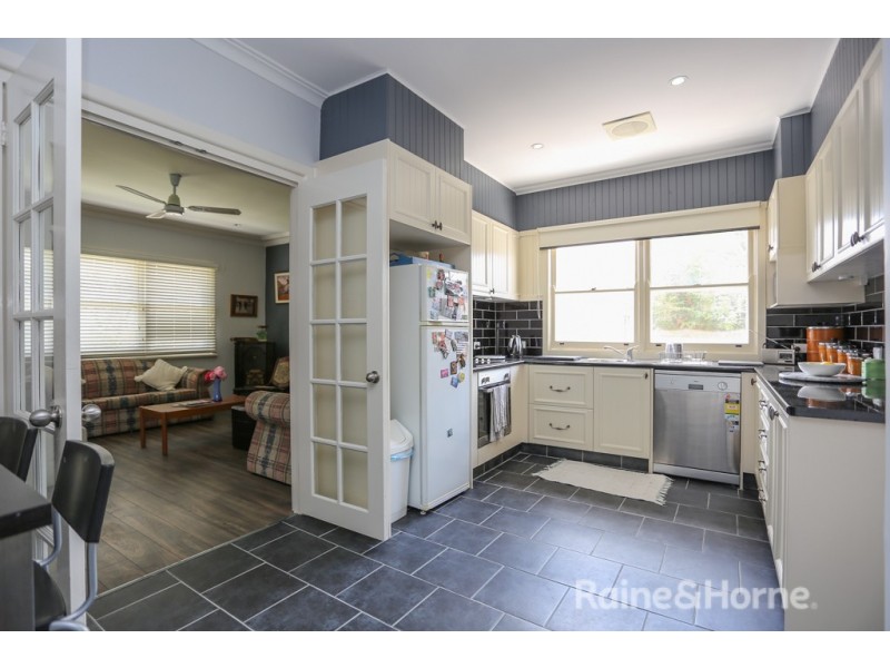 10 Torch Street, South Bathurst NSW 2795