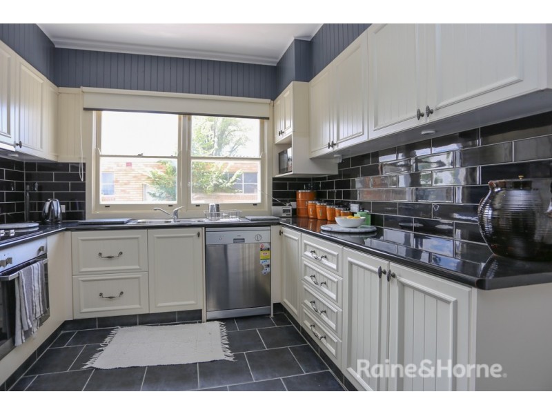 10 Torch Street, South Bathurst NSW 2795